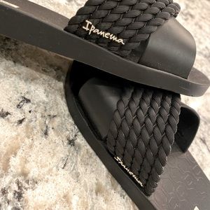 Ipanema black slide size 8 great condition